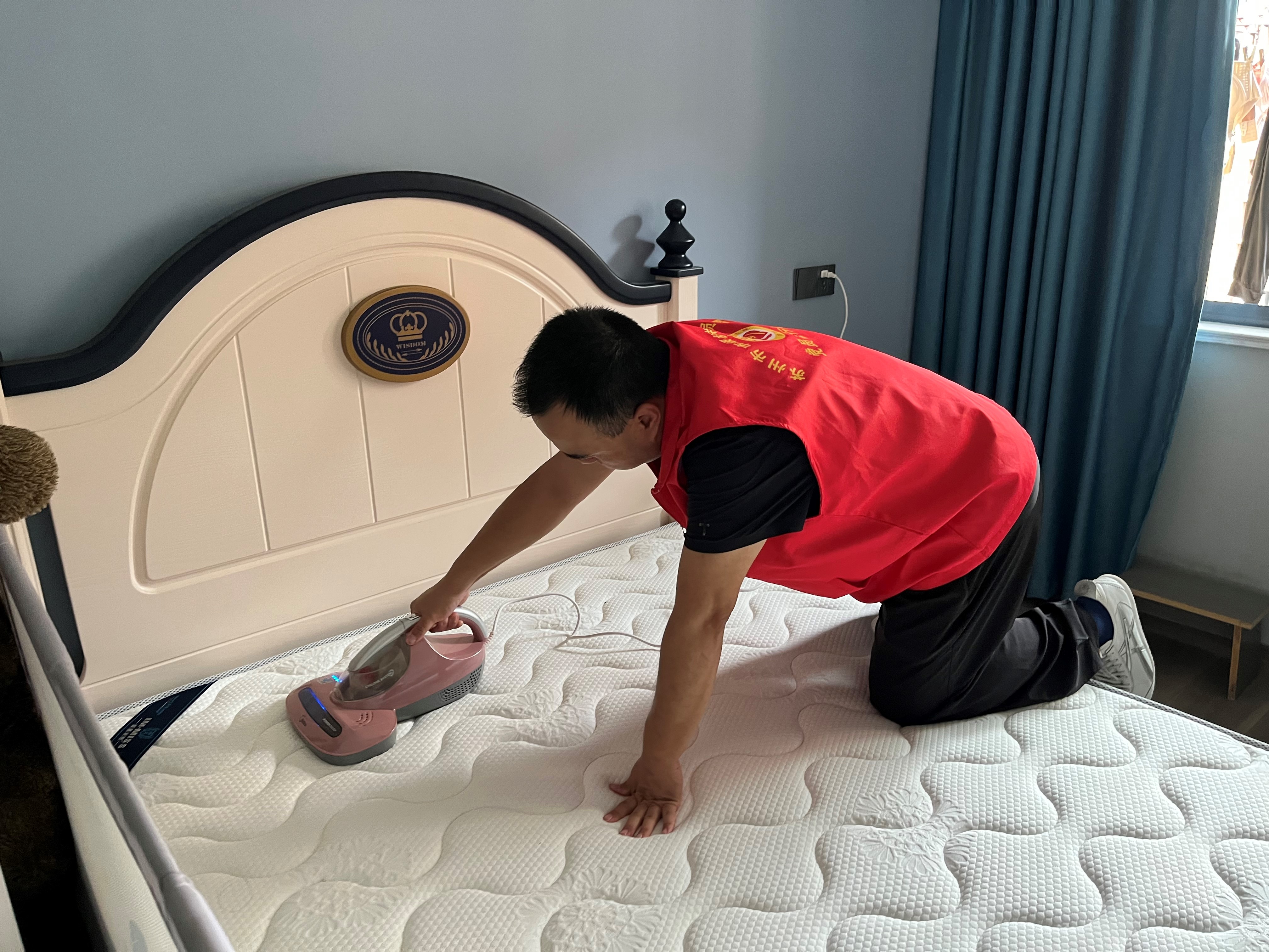 开元体育·(中国)官方网站菜单更新！居民可享受家门口的家具维护保养服务(图2)