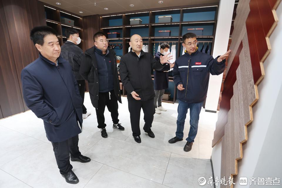 开元体育风起海岱“木匠作坊”装上智能化生产线分钟生产一套家具(图4)